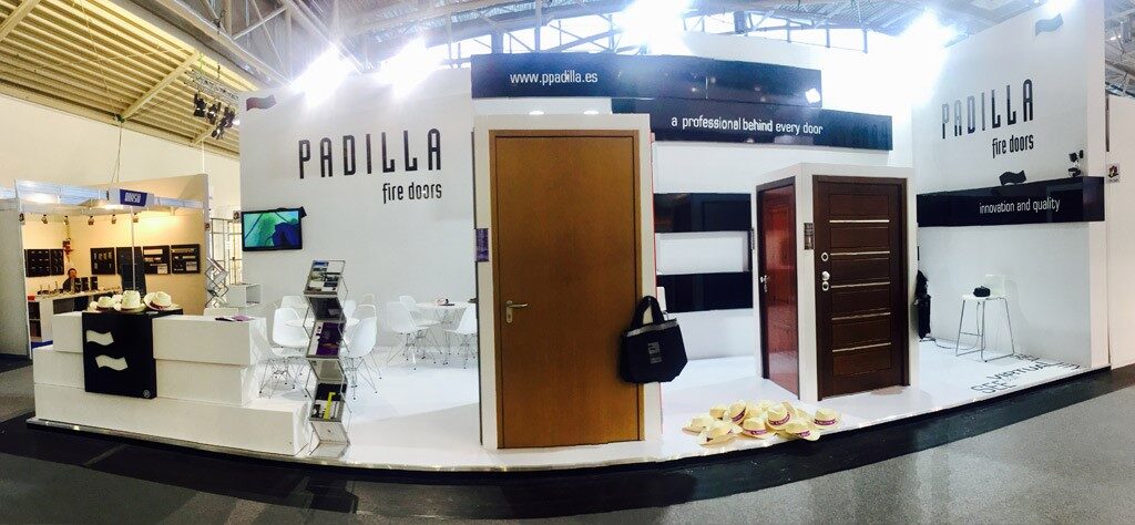 Stand Realidad Virtual Feria Alemania Puertas Padilla